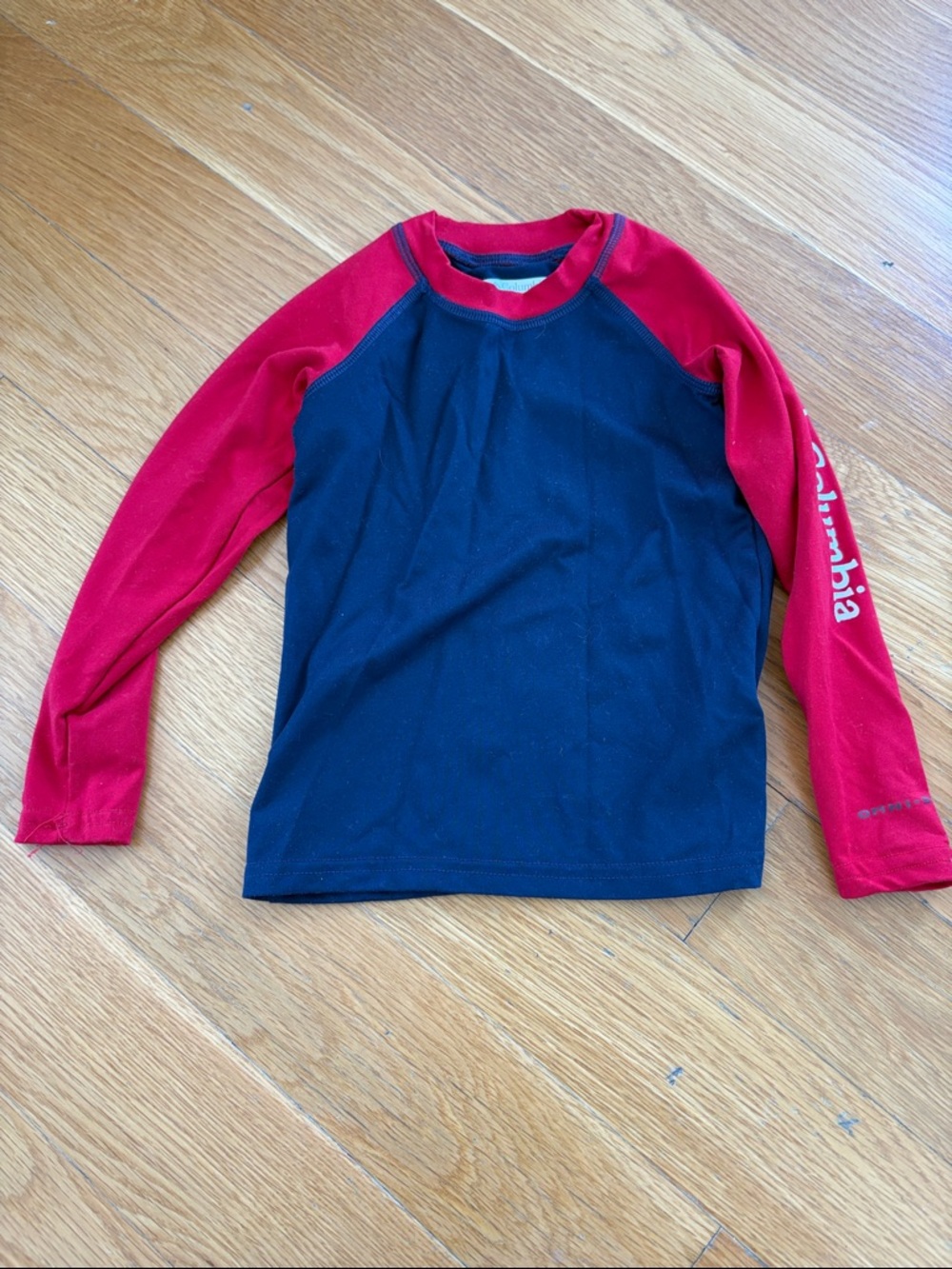 Columbia Navy and Red Long-Sleeve Raglan Performance Shirt 3T